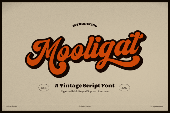 Mooligat: A Vintage Script Font with Modern Versatility